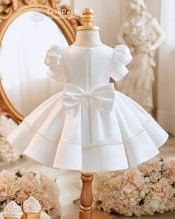 đầm dự tiệc màu trắng tay phồng xinh đẹp 01