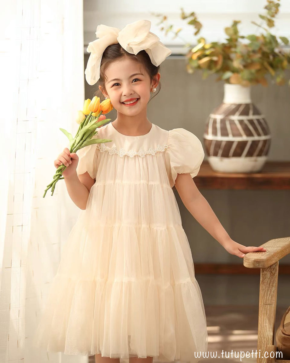 Đầm Công Chúa Dễ Thương Kết Ngọc Trai Cho Bé Gái 1 đầm công chúa dể thương kết ngọc trai cho bé gái 01