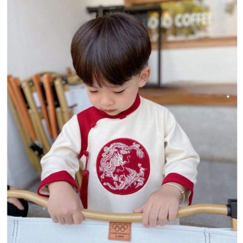 chat lieu ao dai cach tan be trai