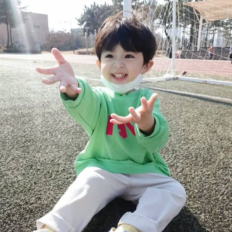 kieu toc be trai mau giao