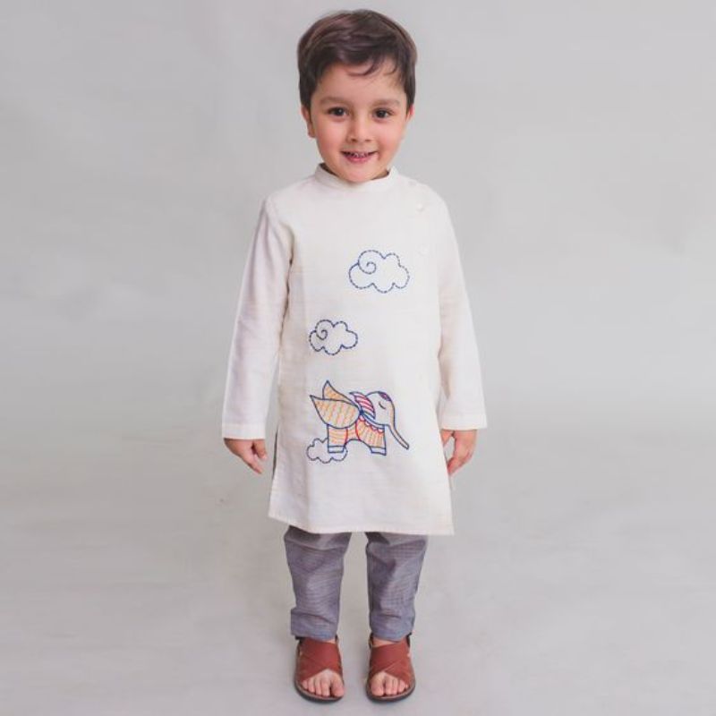 phoi ao dai voi giay sandal