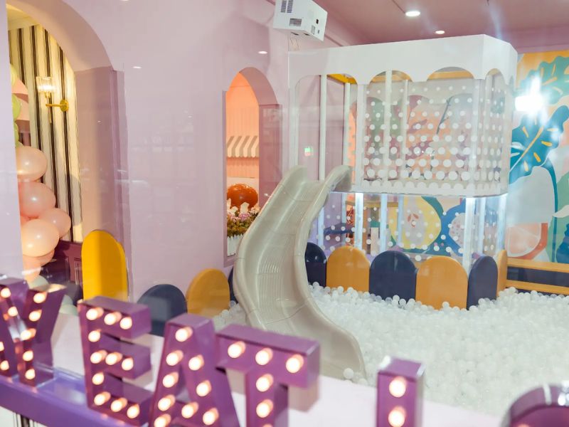 1 Doo Doo Premium Kids Cafe