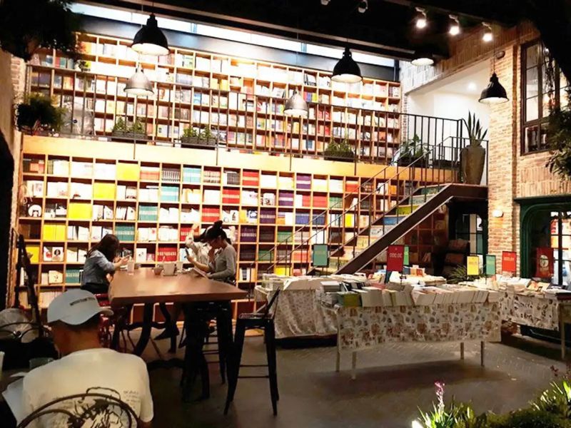 6 The Book Coffee