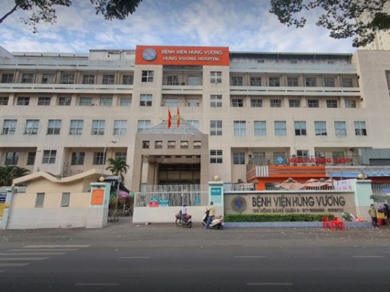 Bệnh viện hùng vương bấm lỗ tai uy tín cho bé