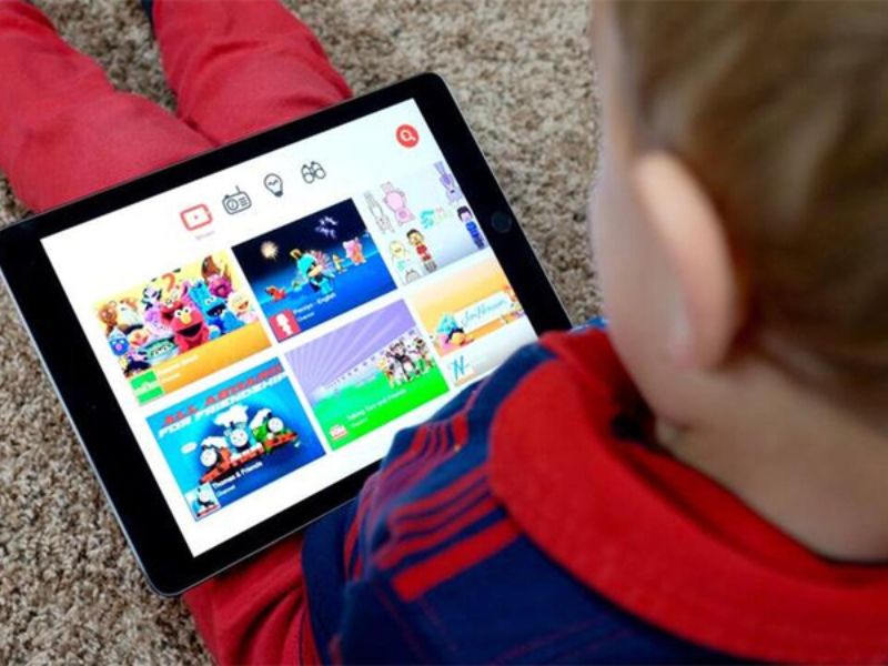 Cách lựa chọn những kênh youtube phù hợp cho bé