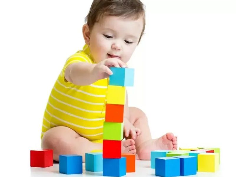 Đồ chơi kích thích trí tuệ của bé