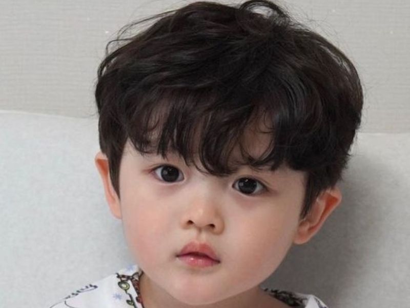 Kiểu tóc bé trai theo  gương mặt