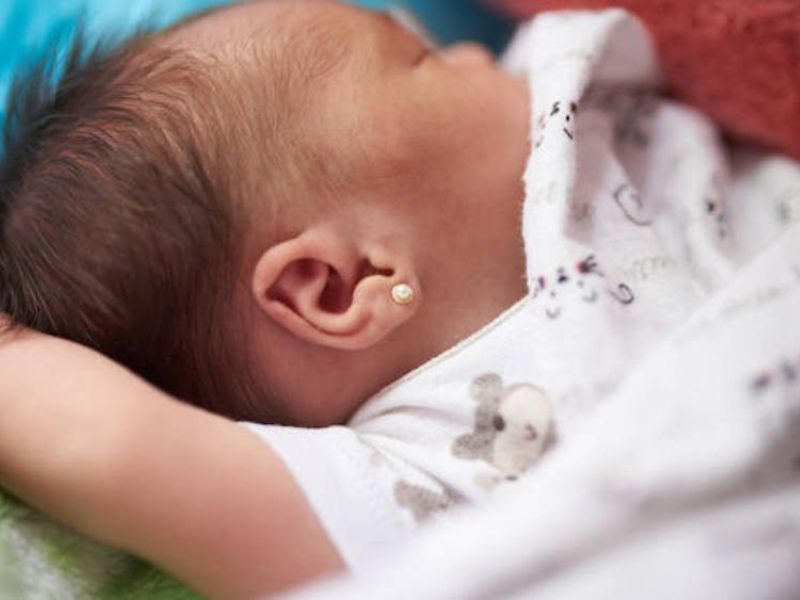Một số lưu ý khi bấm lỗ tai cho bé