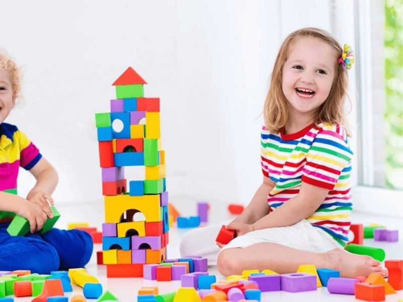Một số lưu ý khi chọn mua đồ chơi thông minh cho bé