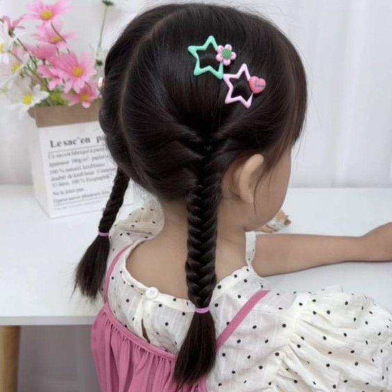 Những Kiểu Tết Tóc Cho Bé Gái Giúp Bé Đáng Yêu, Xinh Xắn Mọi Dịp 11 tet toc hai ben