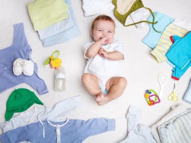 Nên chuẩn bị đồ riêng vào mùa hè cho bé