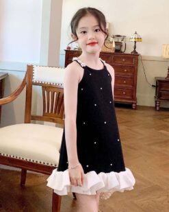 Đầm Đen Cổ Yếm Đính Hột