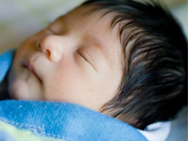 Chất tóc của bé