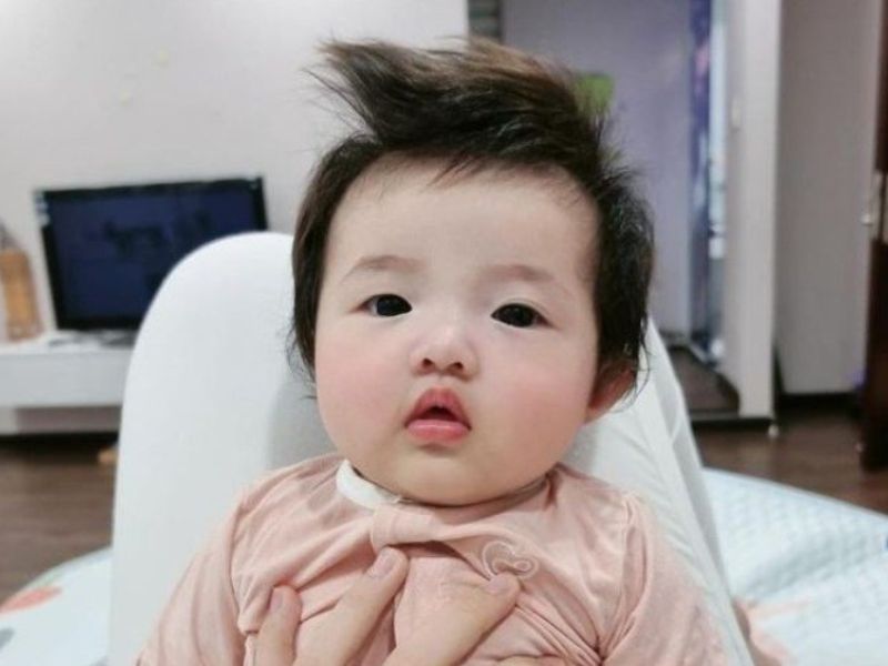 Hình dạng khuôn mặt của bé