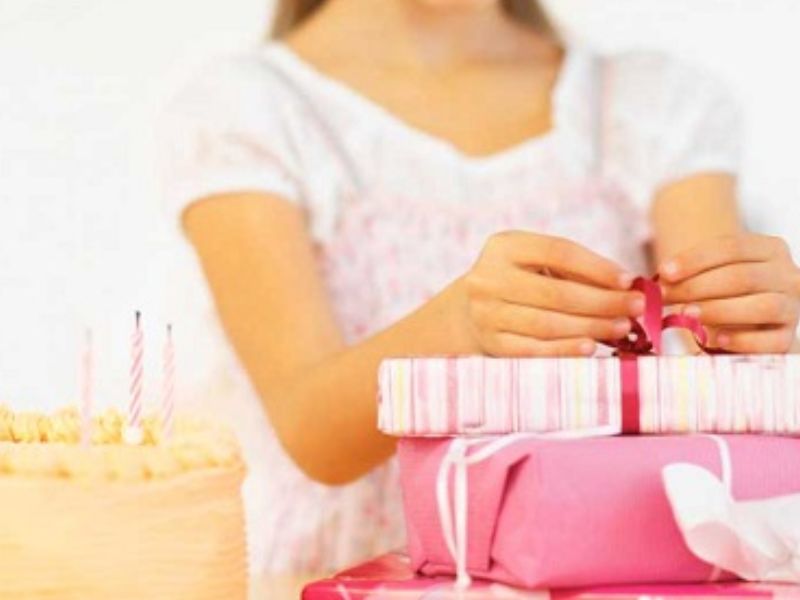 Lưu ý khi chọn quà sinh nhật cho bé gái 