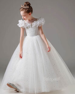 vay dam cong chua cinderella mau trang 2024 4