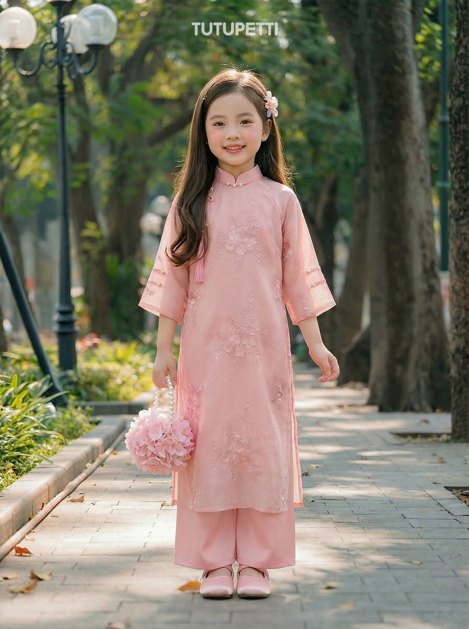 Áo dài Cách Tân Hoa Cúc Hồng Cách Tân 4 Tà Xinh Xắn Cho Bé 1 Áo dài Cách Tân Hoa Cúc Hồng Cách Tân 4 Tà Xinh Xắn Cho Bé
